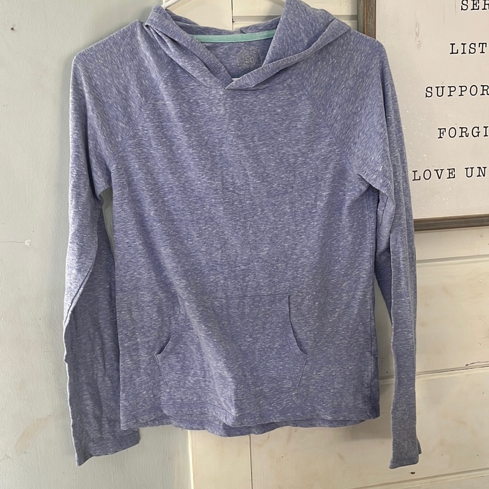 Girls long sleeve hooded shirt